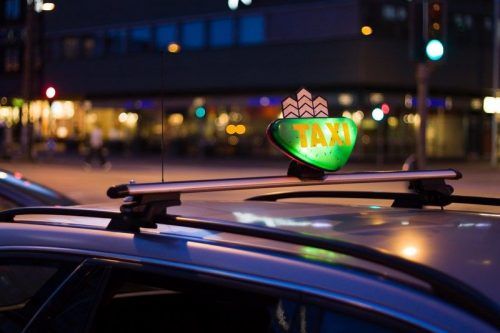 Letrero de un taxi en Copenhague